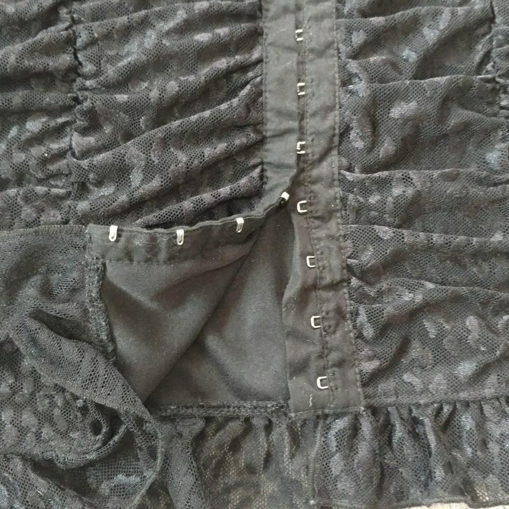 A. Byer Hook & Eye style blouse - Medium - Picture 3 of 6